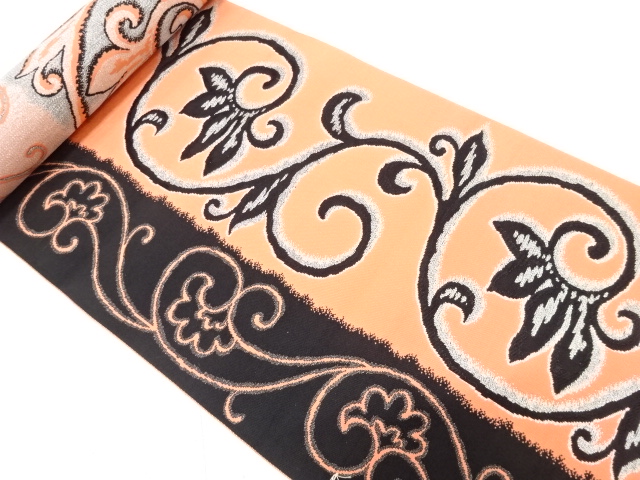 アンティーク　唐草模様織り出し　八寸帯地反物